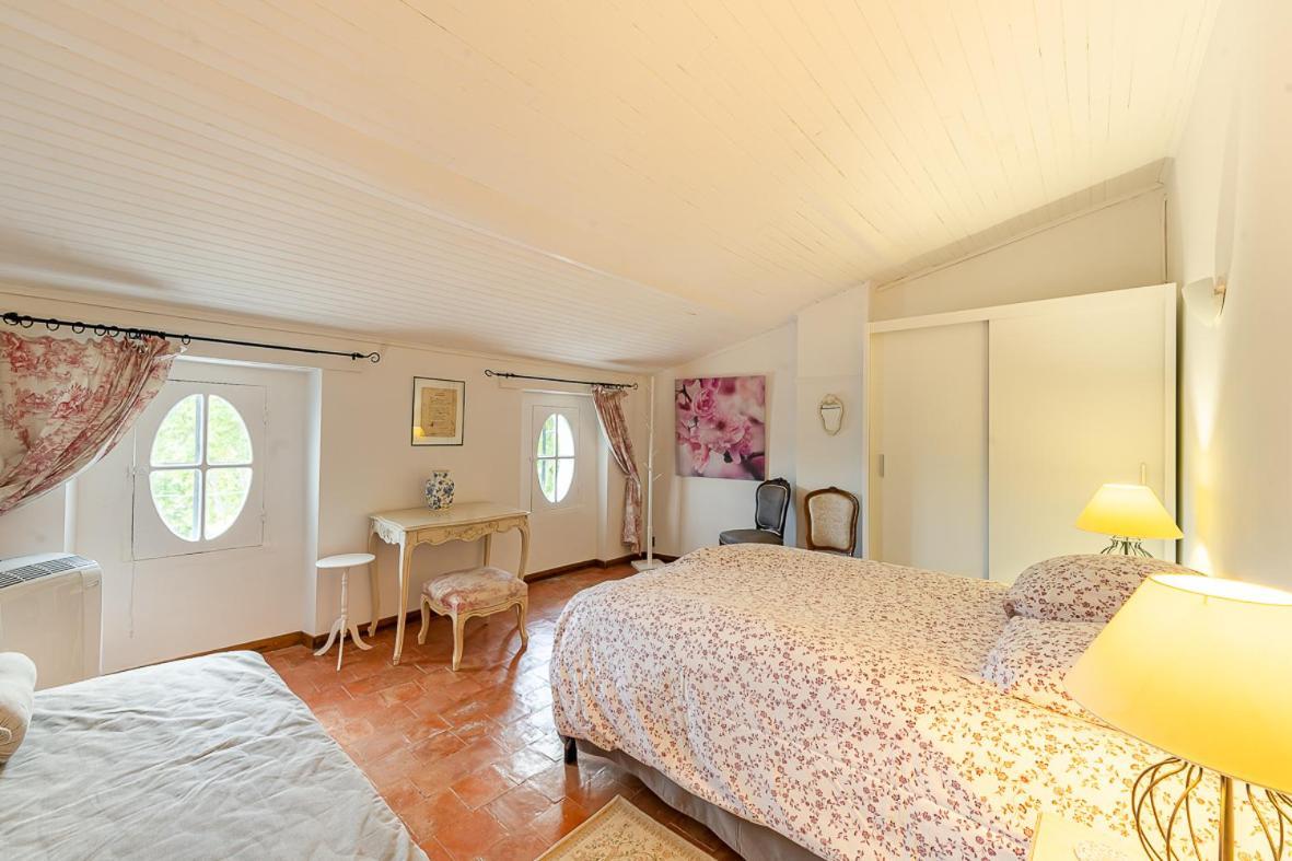 Maison De Maitre 230M² En Plein Coeur Du Village Camps-la-Source Exterior photo