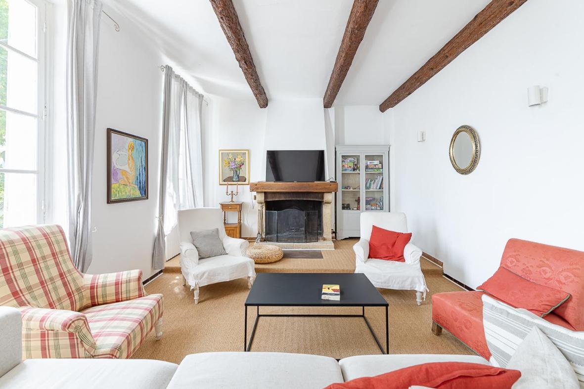 Maison De Maitre 230M² En Plein Coeur Du Village Camps-la-Source Exterior photo